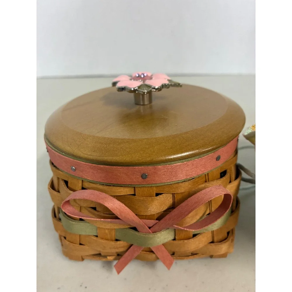 Longaberger Small Round Woven Basket Wood‎ Lid Pink Enamel Flower Knob & Liner